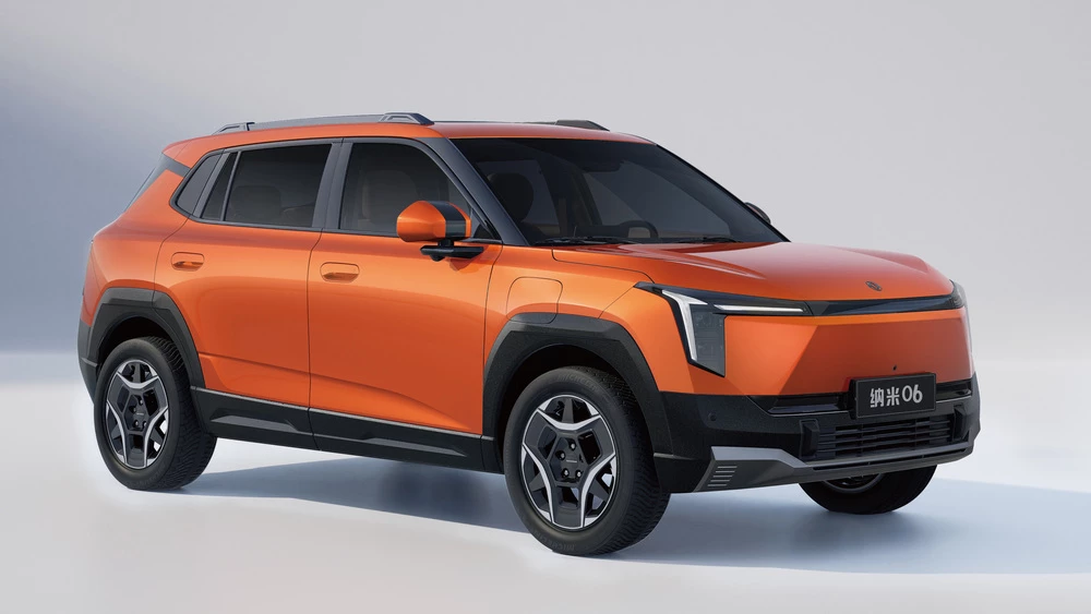 Dongfeng Nammi 06 спереди сбоку