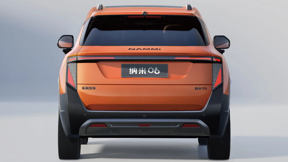 Dongfeng Nammi 06 сзади