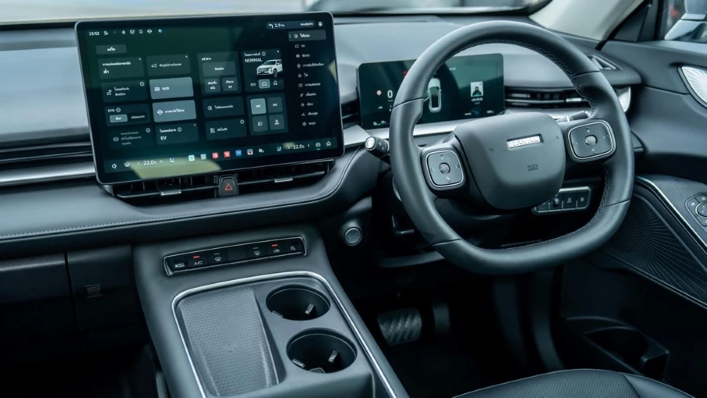 Новый гибридный кроссовер Haval H6 для Таиланда салон интерьер