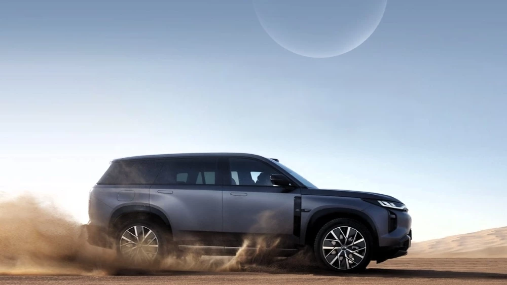 гибридный GAC S7 сбоку