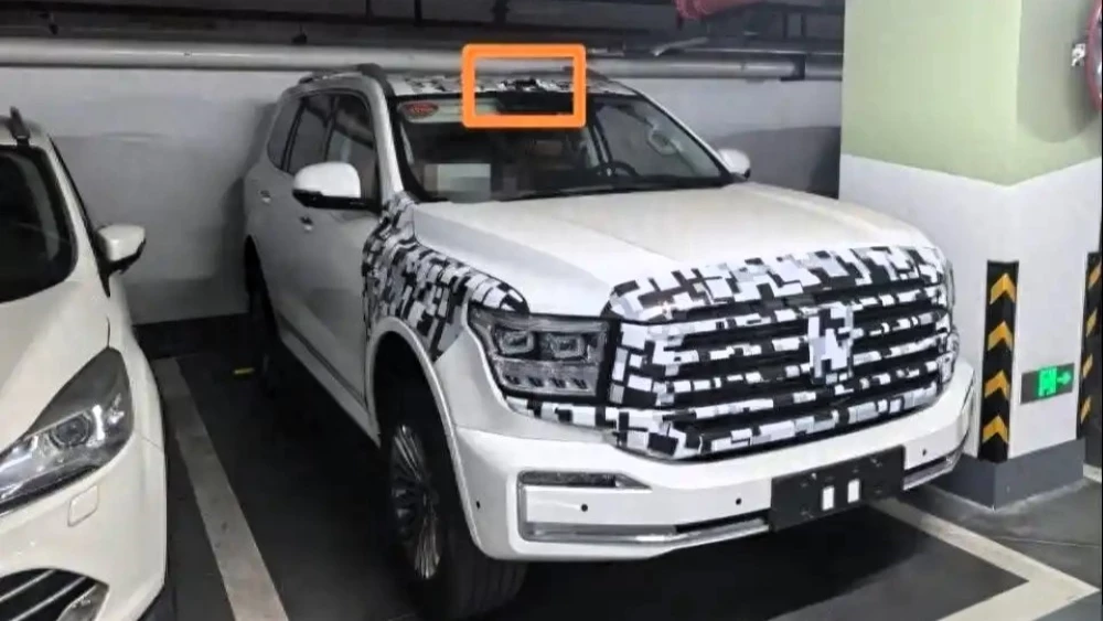 tank 500 обновленный внедорожник сбоку спереди