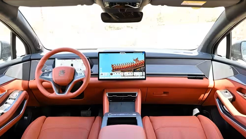 Кроссовер BYD Tang L EV салон интерьер