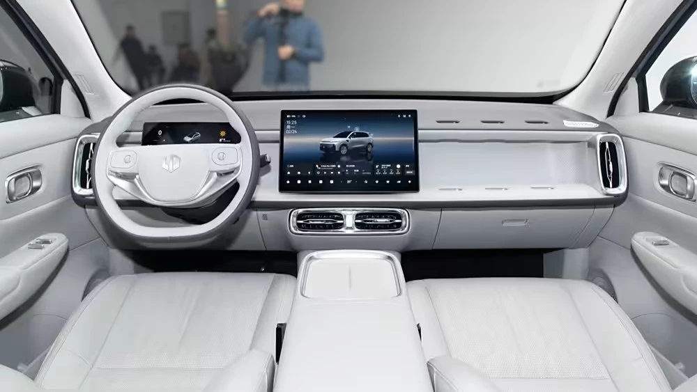 Кроссовер Leapmotor B10 салон интерьер