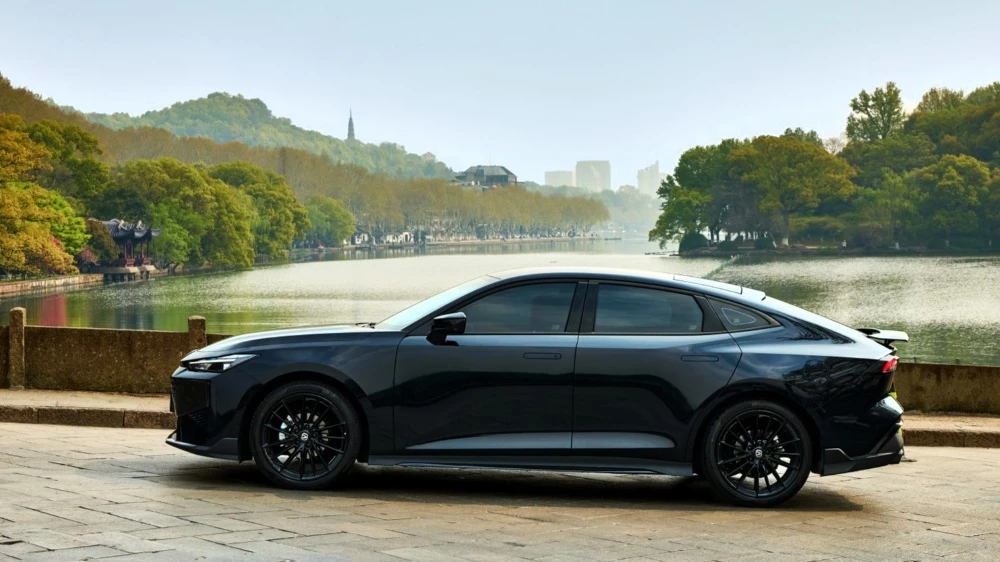 Changan Uni-V 2025 сбоку