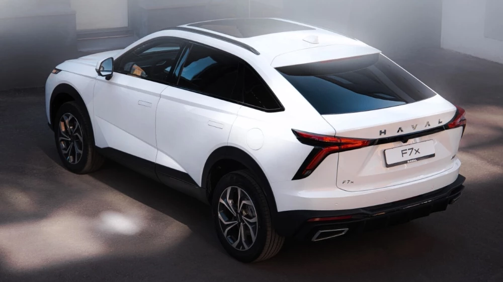 Haval F7x второго поколения сбоку сзади