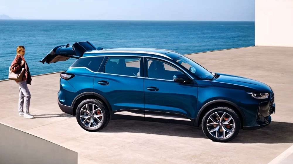 Chery Tiggo 7L в России сбоку