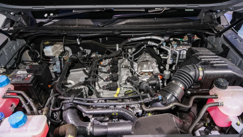 Пикап Deepal Hunter K50 на Международном автосалоне в Бангкоке 2025 двигатель мотор открыт капот