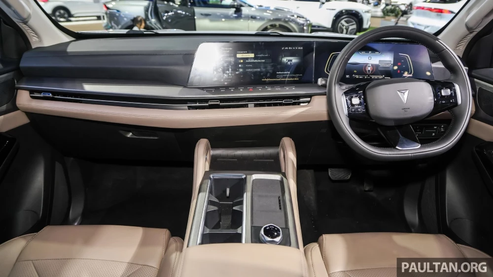 Пикап Deepal Hunter K50 на Международном автосалоне в Бангкоке 2025 салон интерьер руль справа