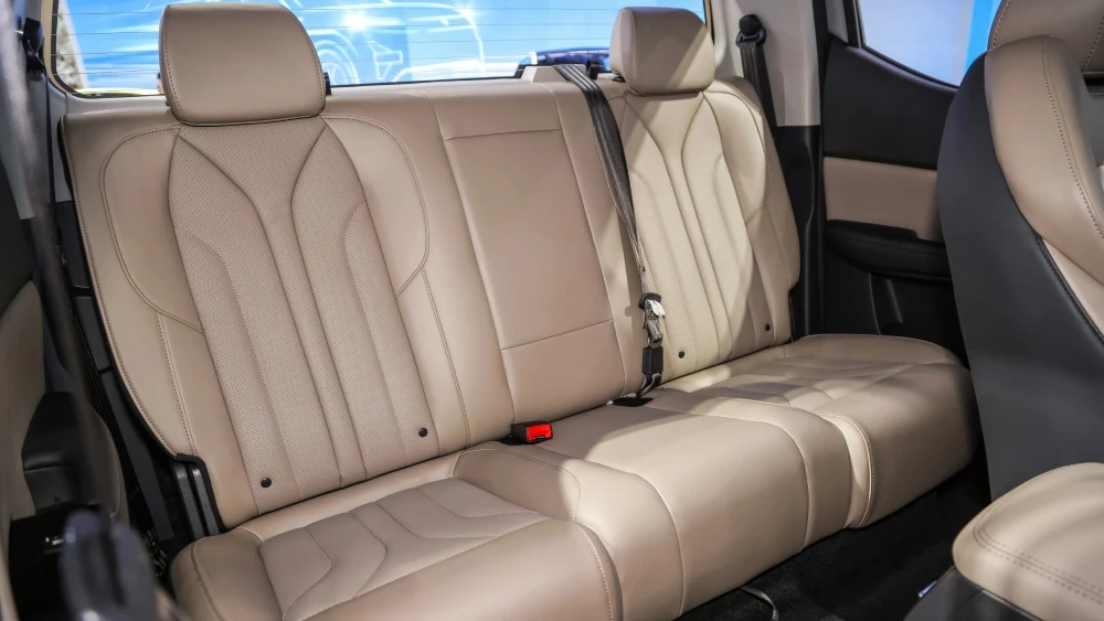 Пикап Deepal Hunter K50 на Международном автосалоне в Бангкоке 2025 салон интерьер второй ряд сиденья