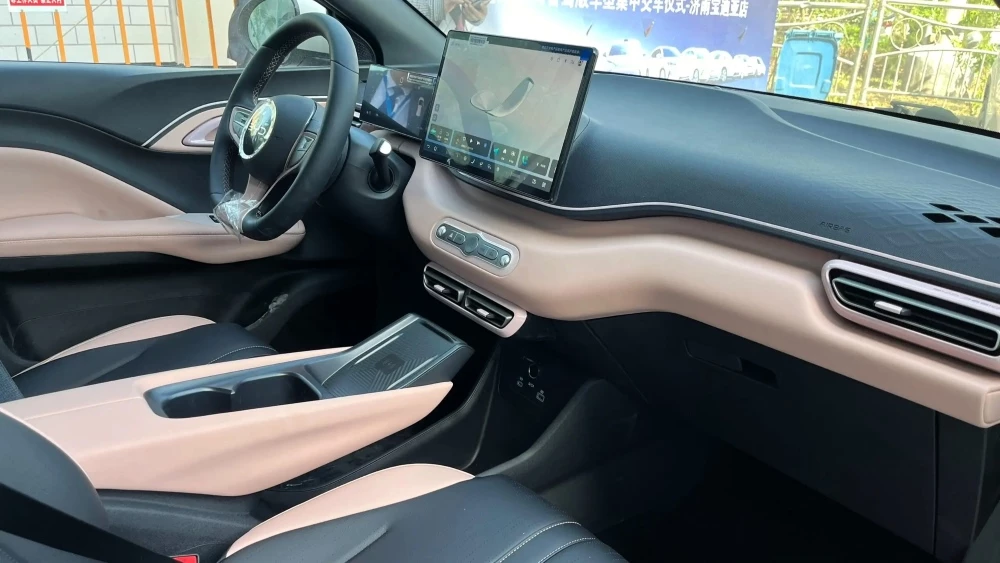 электрический хэтчбек BYD Seagull 2025 интерьер