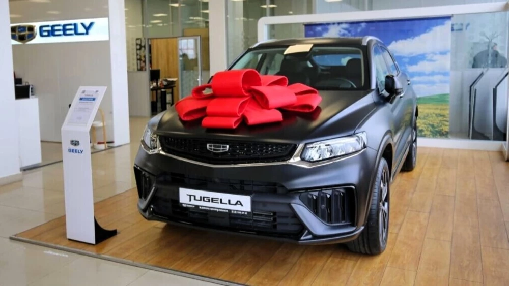 Geely Tugella спереди сбоку Беларусь