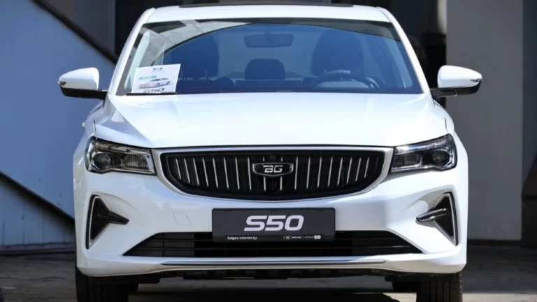 седан Belgee S50 спереди Беларусь