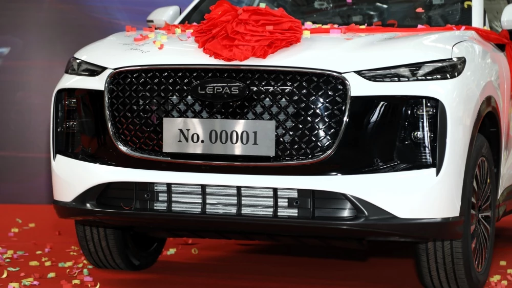 Кроссовер Lepas L8 спереди в Китае