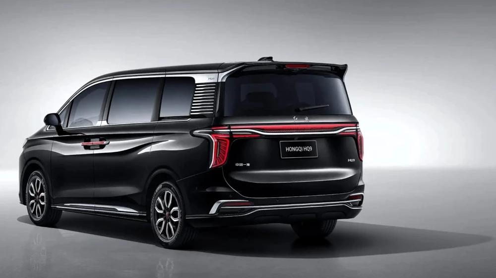 минивэн Hongqi HQ9 сбоку сзади