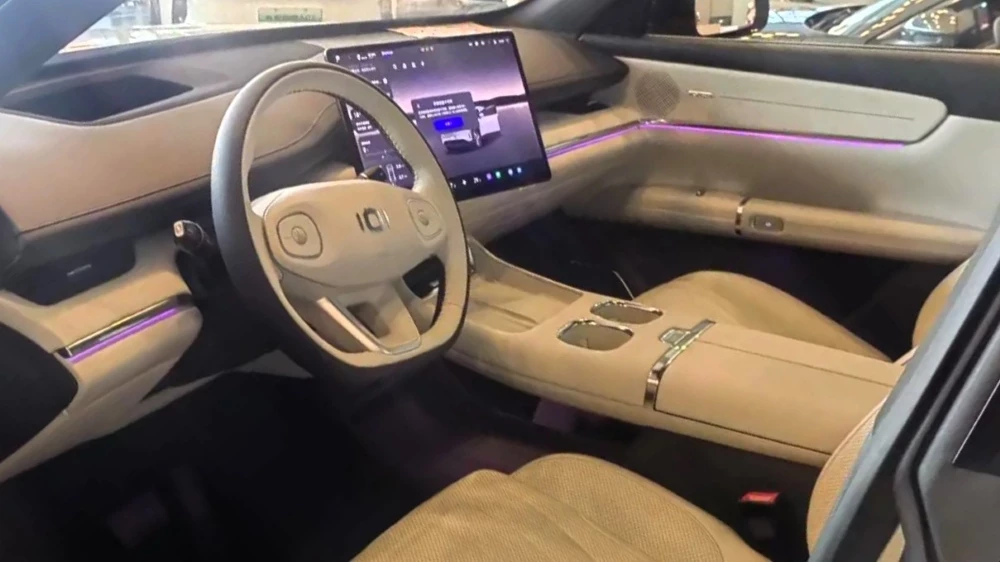 кроссовер Nevo Q07 интерьер в Китае