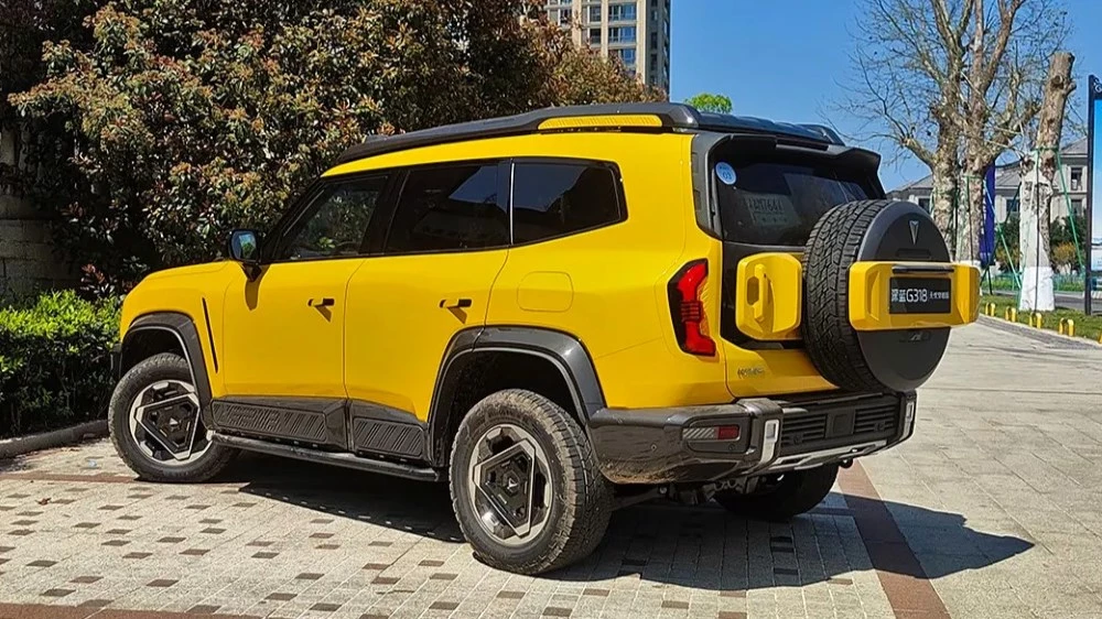 кроссовер Changan Deepal G318 сзади сбоку 2025