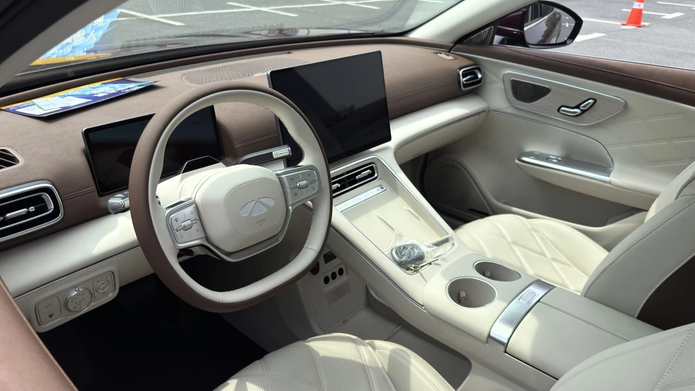 седан Chery Fulwin A9 интерьер в Шанхае 2025