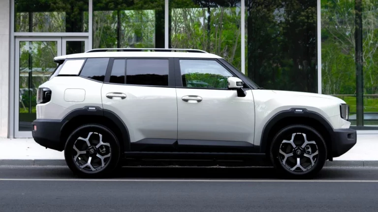 jetour shanhai t1 гибридный сбоку полный привод