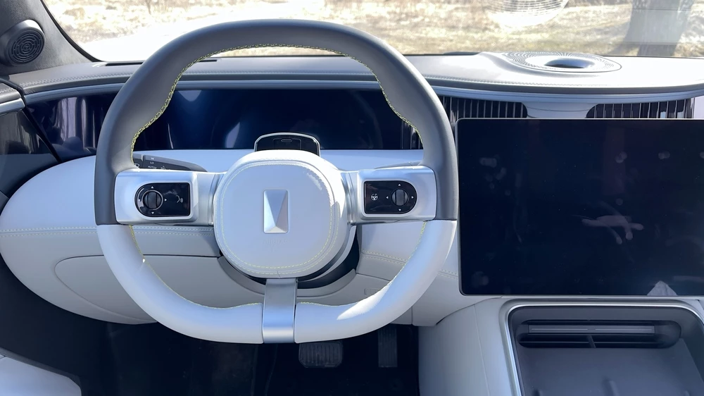 avatr 11 тест салон интерьер руль