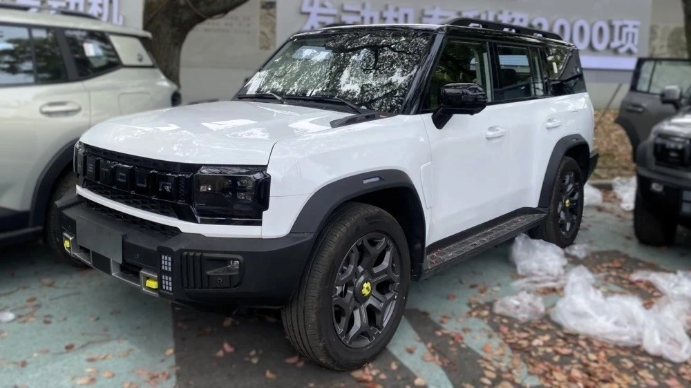 7-местный Jetour T2 заметили в Китае. В этом году его ждут в России Jetour T2 удлиненный кузов сбоку спереди 7 мест