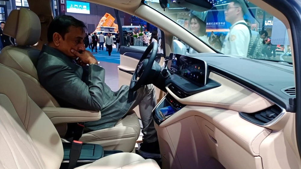 Минивэн Buick GL8 салон интерьер