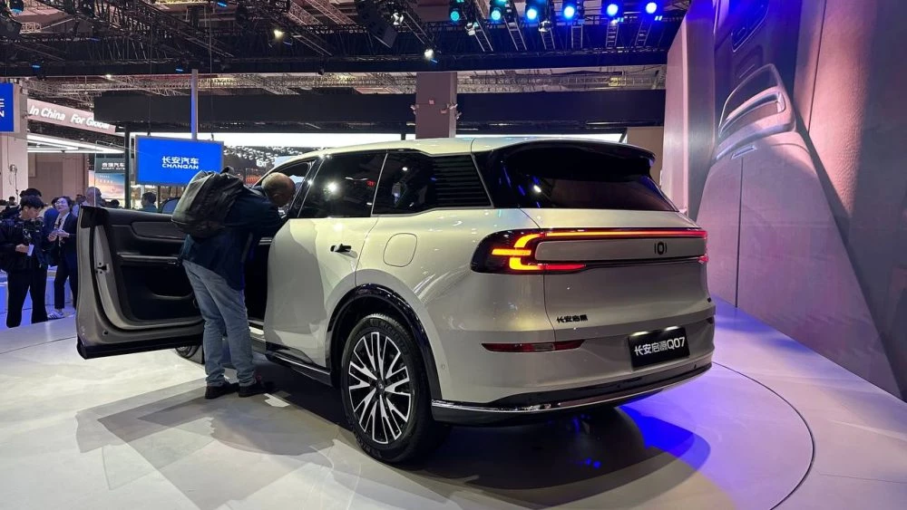 Changan Nevo Q07 сбоку сзади шанхай шанхайский автосалон