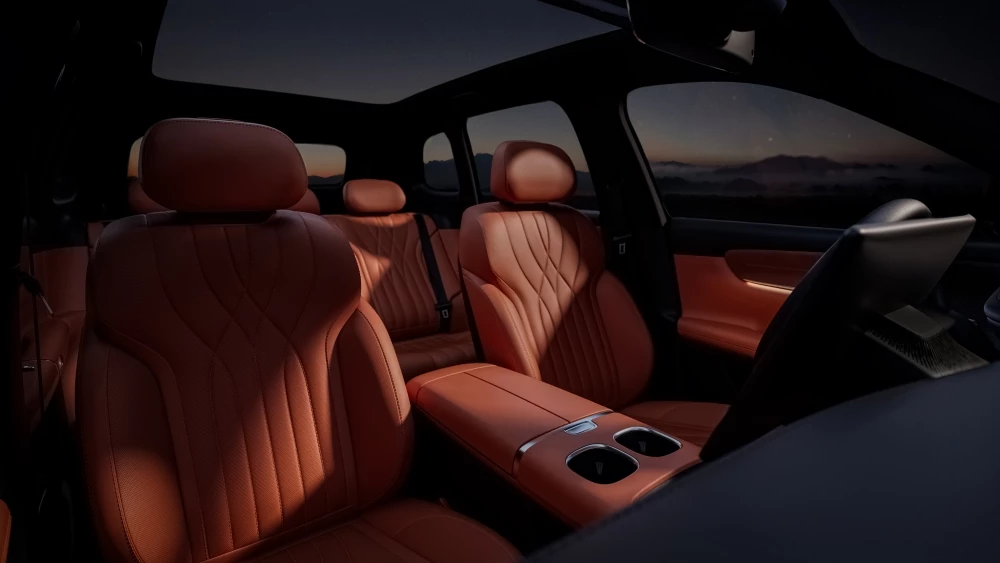 Гибридный кроссовер Changan Qiyuan Q07 салон интерьер сиденья первый ряд