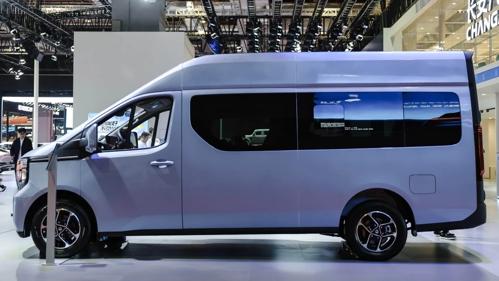 Микроавтобус Changan Kaicene V919 сбоку