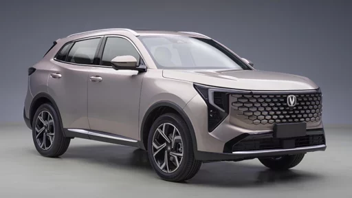 changan cs55 plus uni-s новое поколение iv сбоку спереди бежевый