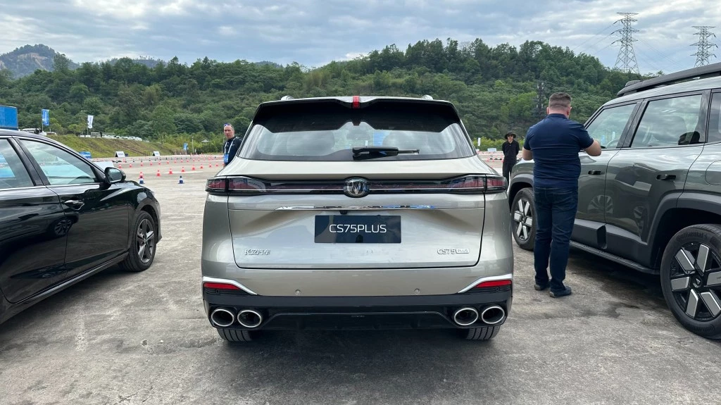 Changan CS75 Plus четвертого поколения новый в Китае сзади