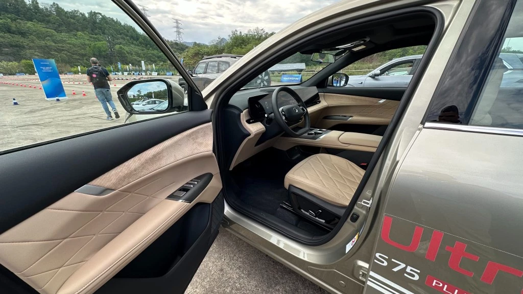 Changan CS75 Plus четвертого поколения новый в Китае салон интерьер сиденья первый ряд