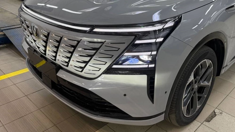 Changan CS75 Plus четвертого поколения спереди решетка радиатора