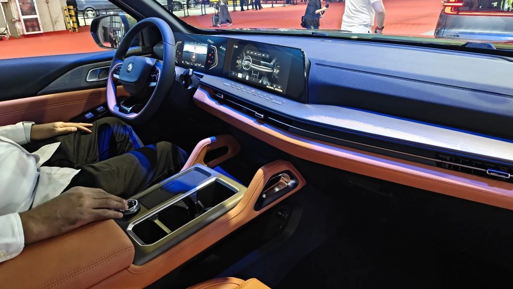 пикап Changan Nevo Hunter K50 салон интерьер шанхай шанхайский автосалон 2025