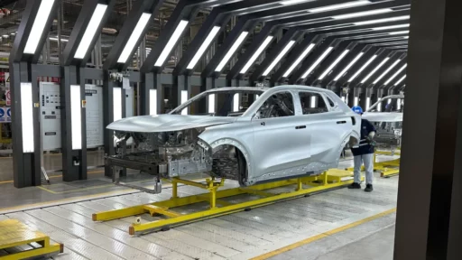 changan завод в китае производит avatr 07 deepal s05 changan nevo e07 производственная линия сварочный цех