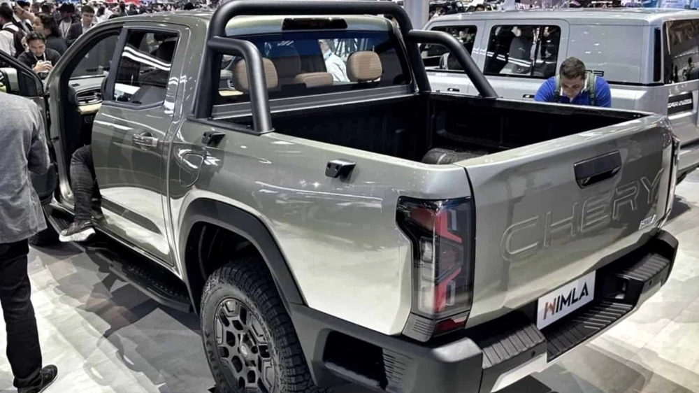пикап Chery Himla сзади сбоку в Шанхае 2025