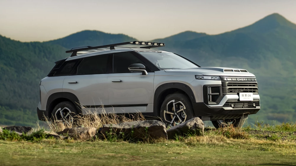 chery explore 06 awd discovery кроссовер сбоку спереди серебряный