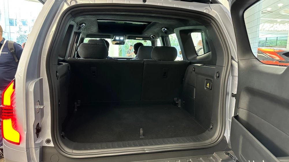 deepal g318 внедорожник гибридный сбоку сзади серебряный багажник