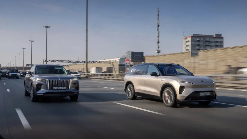 Nio ES8 и Hongqi E-HS9 тест на реальный запас хода в динамике