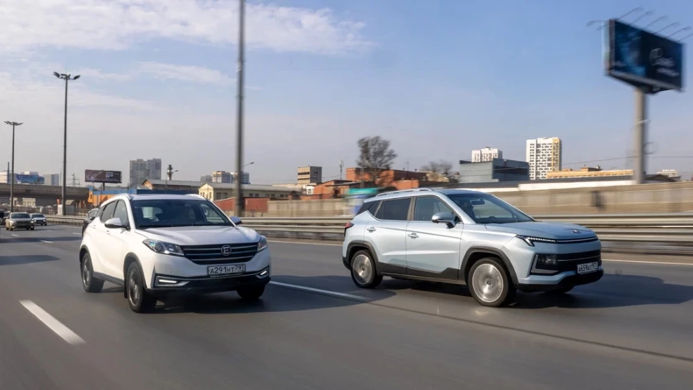 Кроссоверы Evolute i-Joy и «Москвич 3е»  тест на реальный запас хода в динамике