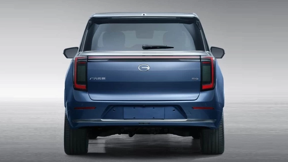 Гибридный кроссовер GAC S9 сзади