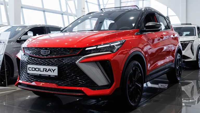 Geely Coolray Бизнес Кар у дилера в автосалоне купить новый сбоку спереди