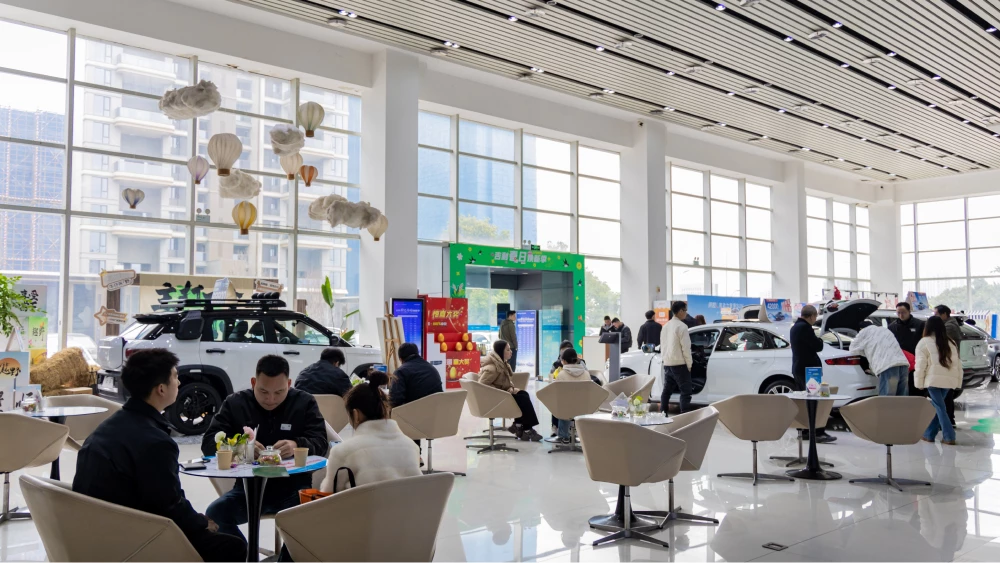 дилерский центр geely в китае 