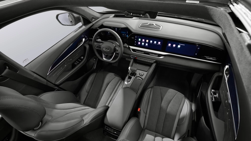 Geely Monjaro салон интерьер фото через люк