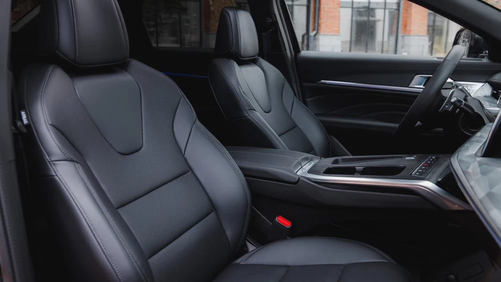 Haval F7x второго поколения салон интерьер сиденья первый ряд