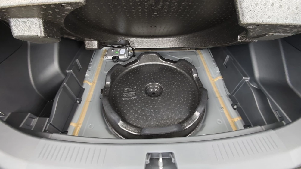 Hongqi HS3 тест мишина салон интерьер багажник докатка отсутствует