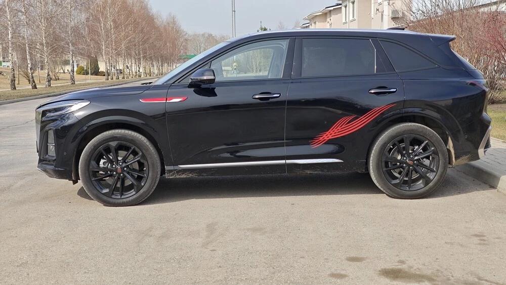 Hongqi HS3 тест мишина сбоку