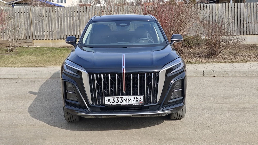 Hongqi HS3 тест мишина спереди