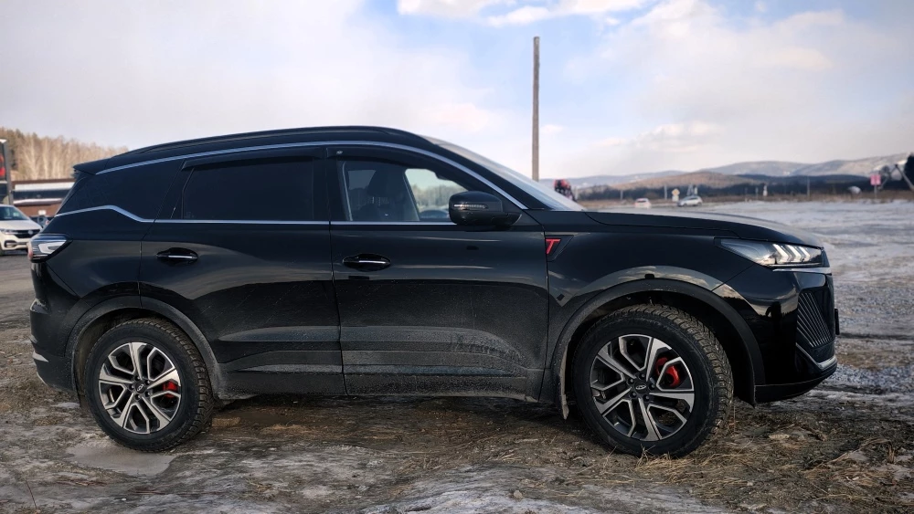 Кроссовер Chery Tiggo 7 Pro Max сбоку
