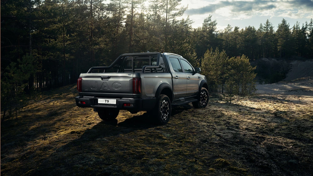 JAC T9 сзади сбоку