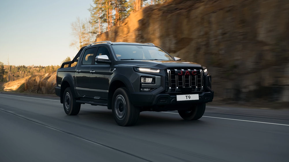 JAC T9 спереди сбоку